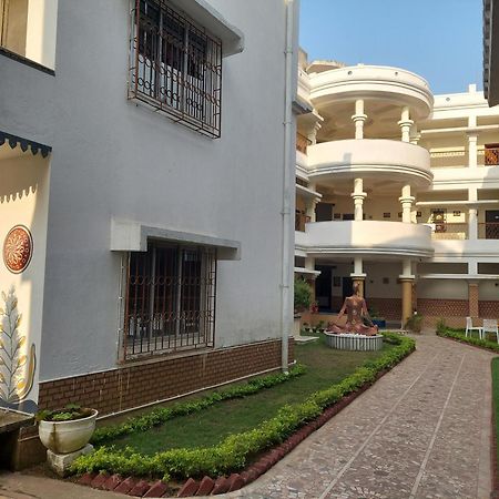 Hotel Kolam Shānti Niketan Eksteriør bilde