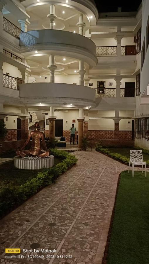 Hotel Kolam Shānti Niketan Eksteriør bilde