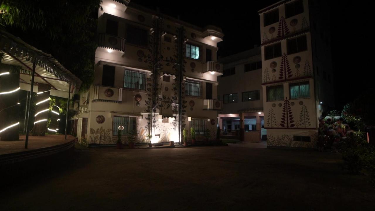 Hotel Kolam Shānti Niketan Eksteriør bilde